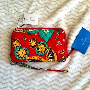 Vera Bradley RFID grab and go wristlet